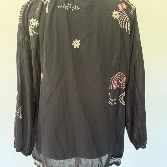 Johnny was Pete and Greta embroidery top - Picture 5 of 5